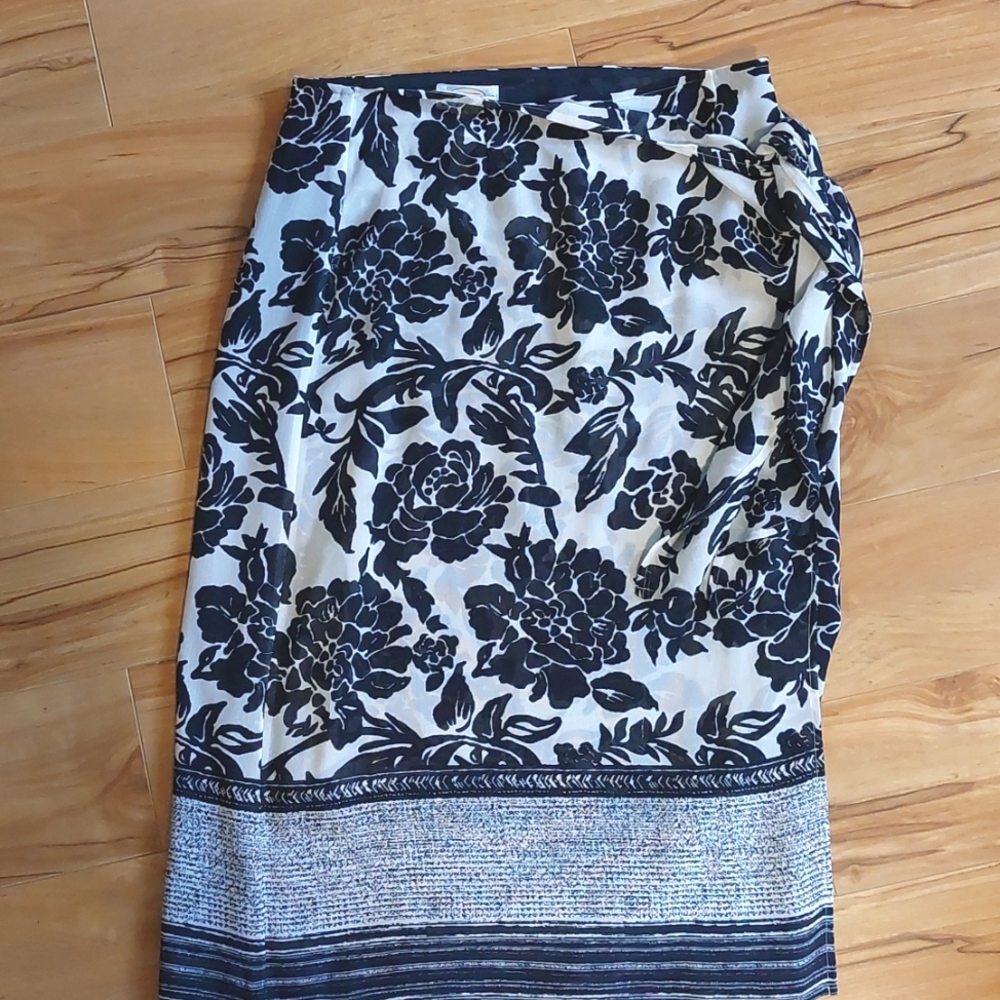 Talbots real silk and wool floral wrap skirt. Size 10 petite